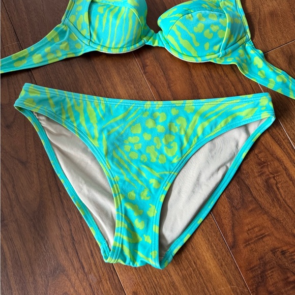 [Victoria's Secret] Retro Style Green Bikini - Picture 6 of 9